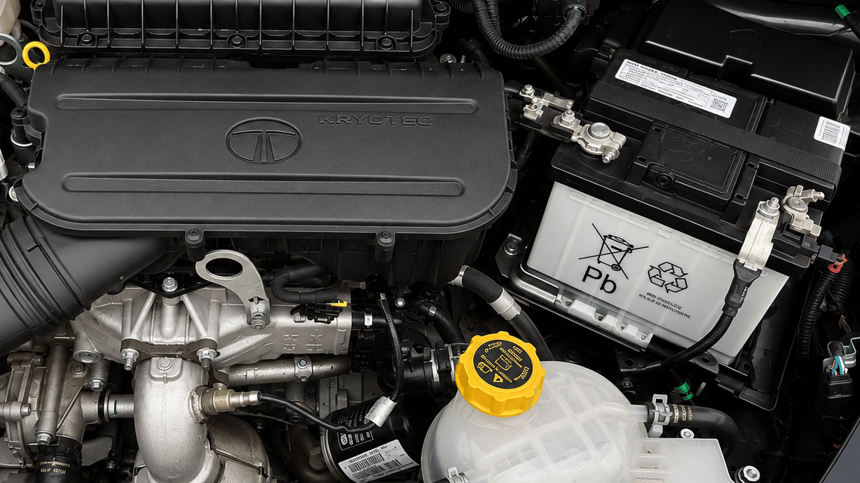 2025 Tata Tiago XZA, Petrol, Automatic, 800 km, Engine View - Left