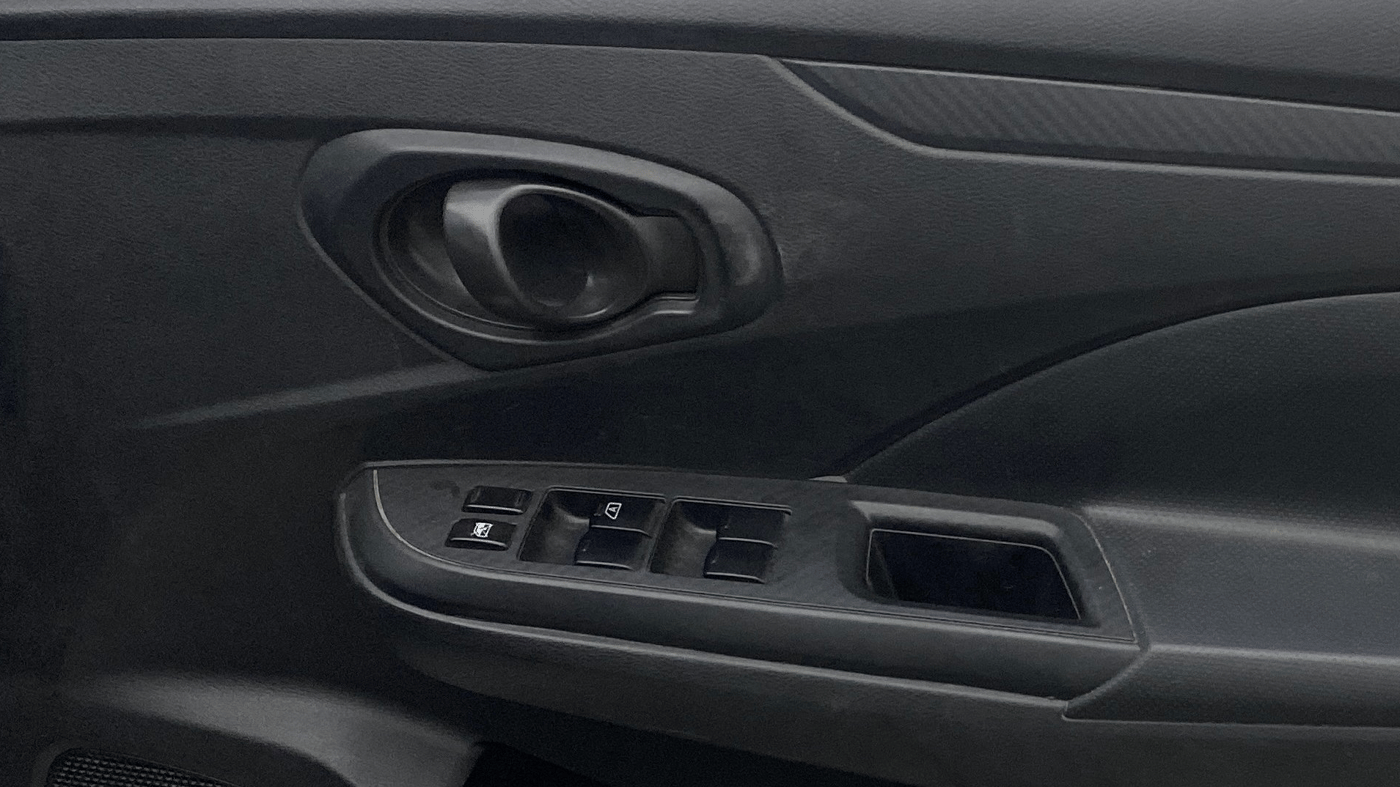 2018 Datsun Go Plus A(O), Petrol, Manual, 55,781 km, Driver Side Door Panels Control