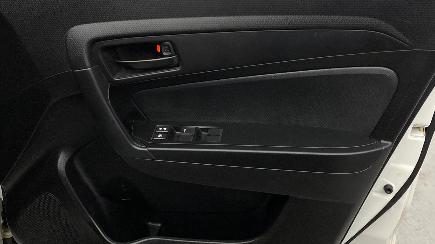 2021 Maruti Vitara Brezza LXI, Petrol, Manual, 20,608 km, Driver Side Door Panels Control