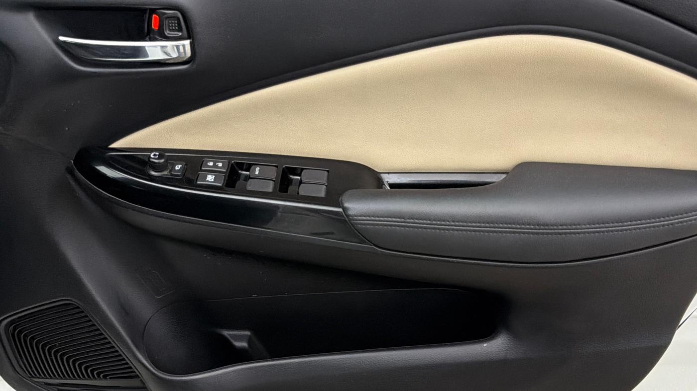 2025 Toyota Glanza V AMT, Petrol, Automatic, 13,393 km, Driver Side Door Panels Control