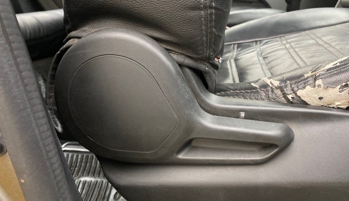 2021 Tata Tiago XT (O) PETROL, Petrol, Manual, 1,09,683 km, Driver Side Adjustment Panel