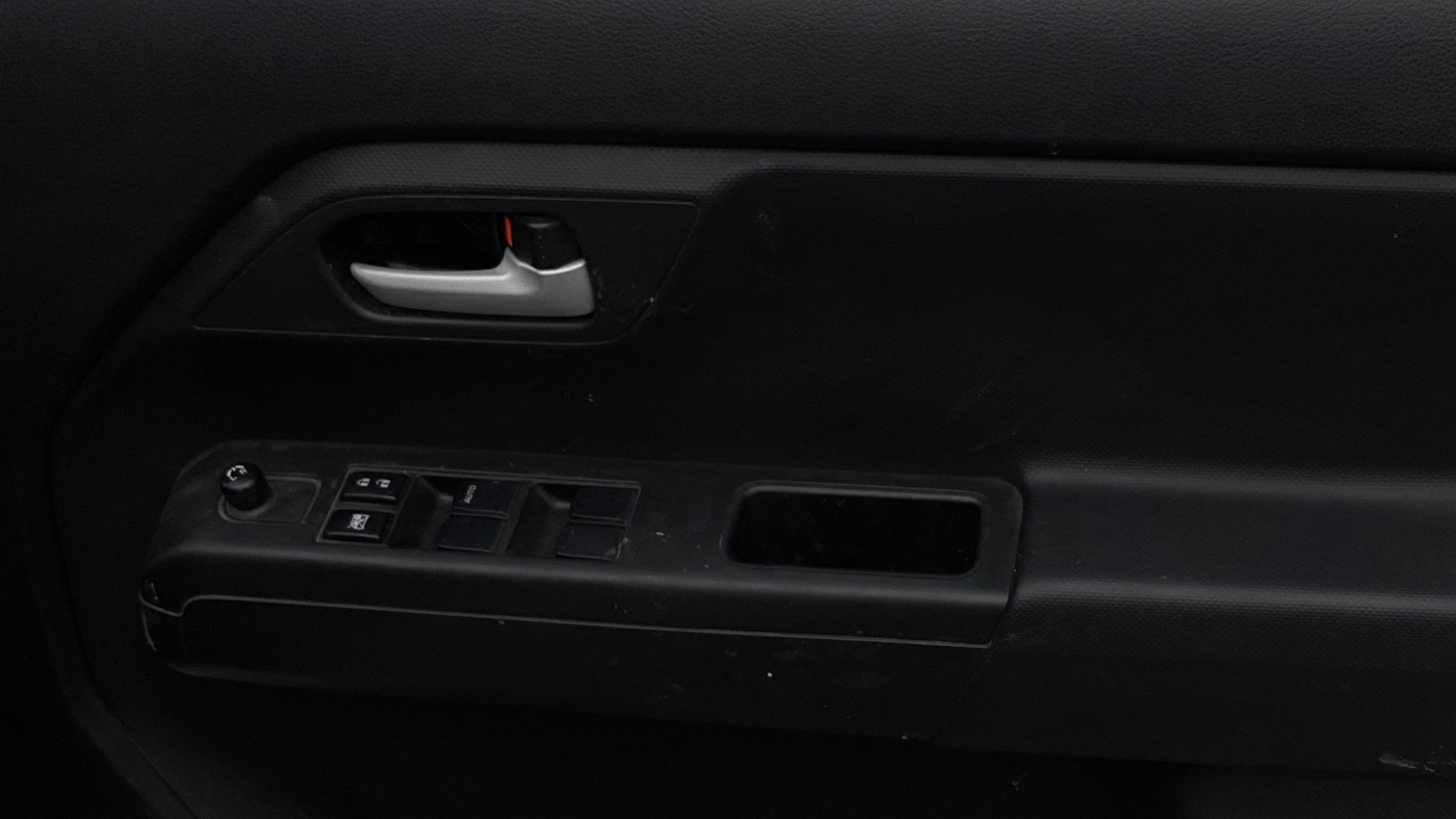 2022 Maruti New Wagon-R ZXI 1.2, Petrol, Manual, 25,161 km, Driver Side Door Panels Control