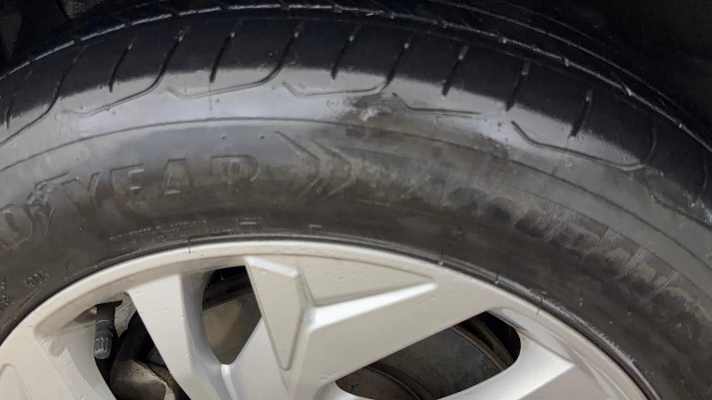 2023 Hyundai Creta SX 1.5 PETROL, Petrol, Manual, 33,914 km, Left Front Tyre Tread