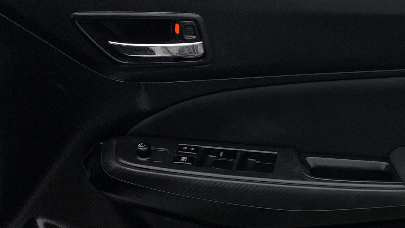 2022 Maruti Swift VXI, Petrol, Manual, 59,248 km, Driver Side Door Panels Control