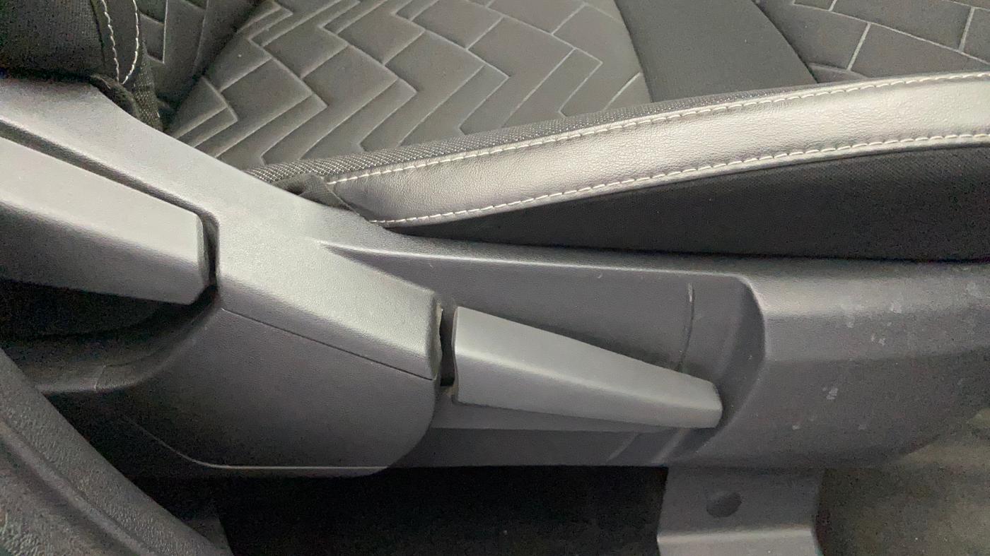 2021 Nissan MAGNITE XV PREMIUM TURBO CVT, Petrol, Automatic, 33,336 km, Driver Side Adjustment Panel