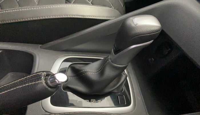 2021 Nissan MAGNITE XV PREMIUM TURBO CVT, Petrol, Automatic, 33,336 km, Gear Lever