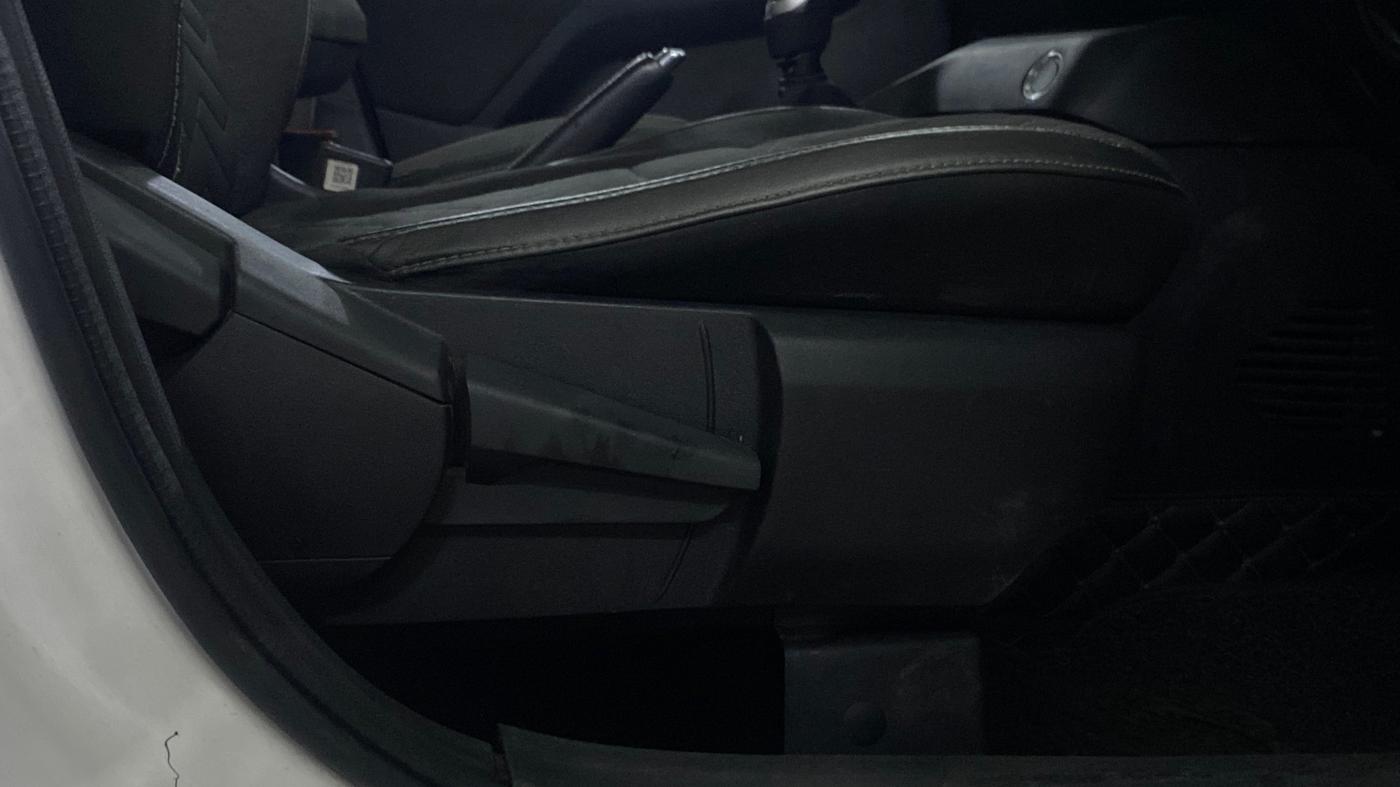2022 Nissan MAGNITE XV PREMIUM TURBO, Petrol, Manual, 71,601 km, Driver Side Adjustment Panel