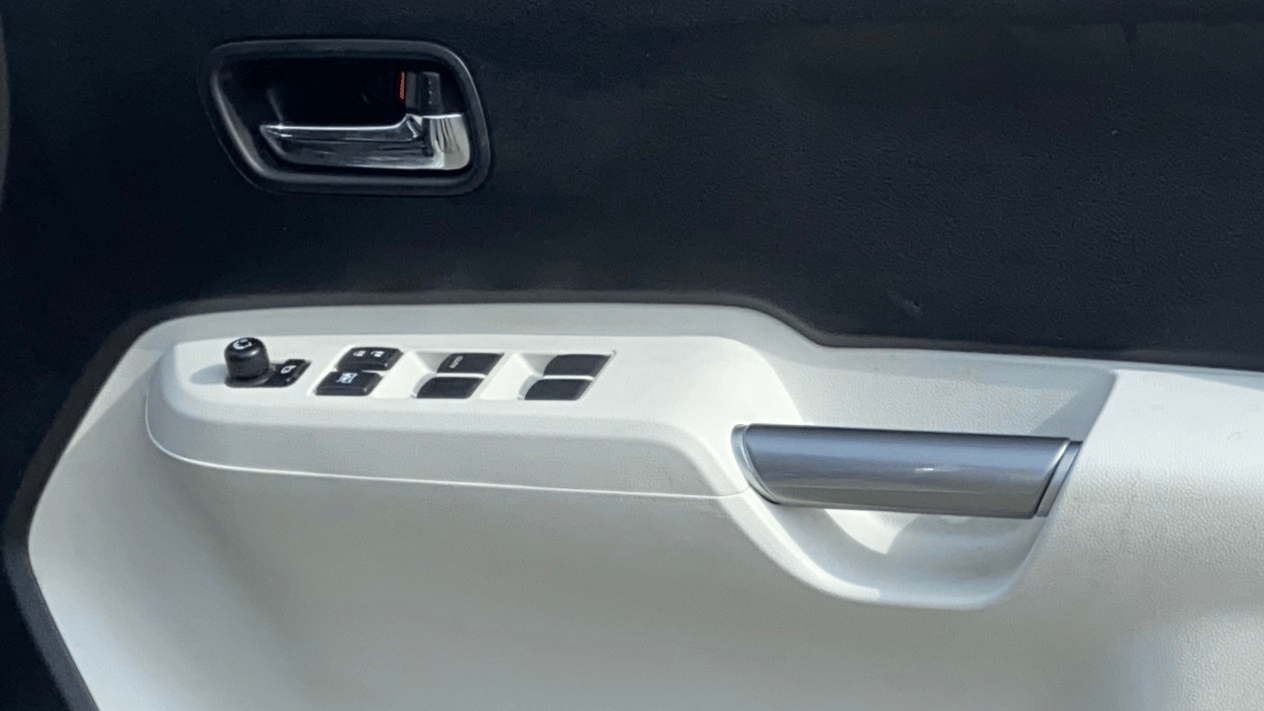 2024 Maruti IGNIS ALPHA 1.2, Petrol, Manual, 11,776 km, Driver Side Door Panels Control