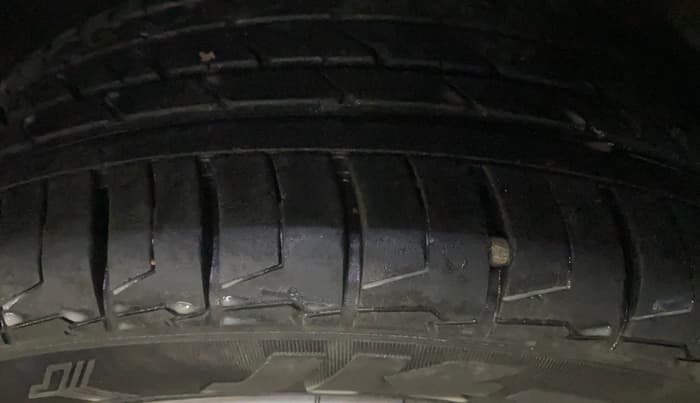 2017 Hyundai Elite i20 ASTA 1.2, Petrol, Manual, 62,134 km, Left Front Tyre Tread