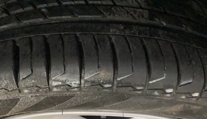 2017 Hyundai Elite i20 ASTA 1.2, Petrol, Manual, 62,134 km, Right Front Tyre Tread