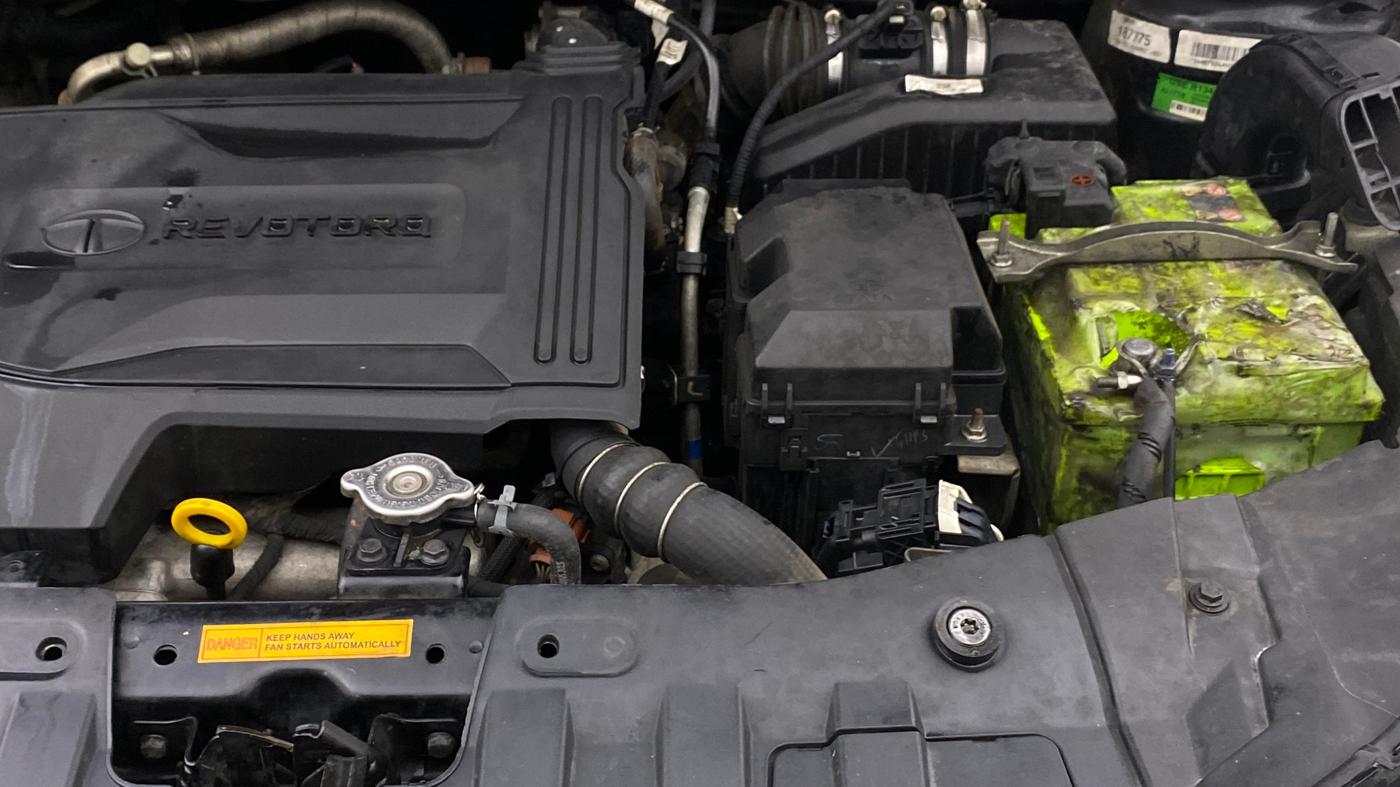 2022 Tata ALTROZ XZ PLUS DIESEL DARK EDITION, Diesel, Manual, 77,109 km, Engine View - Left