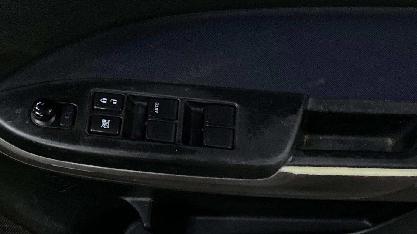 2019 Maruti Baleno DELTA PETROL 1.2, Petrol, Manual, 82,944 km, Driver Side Door Panels Control