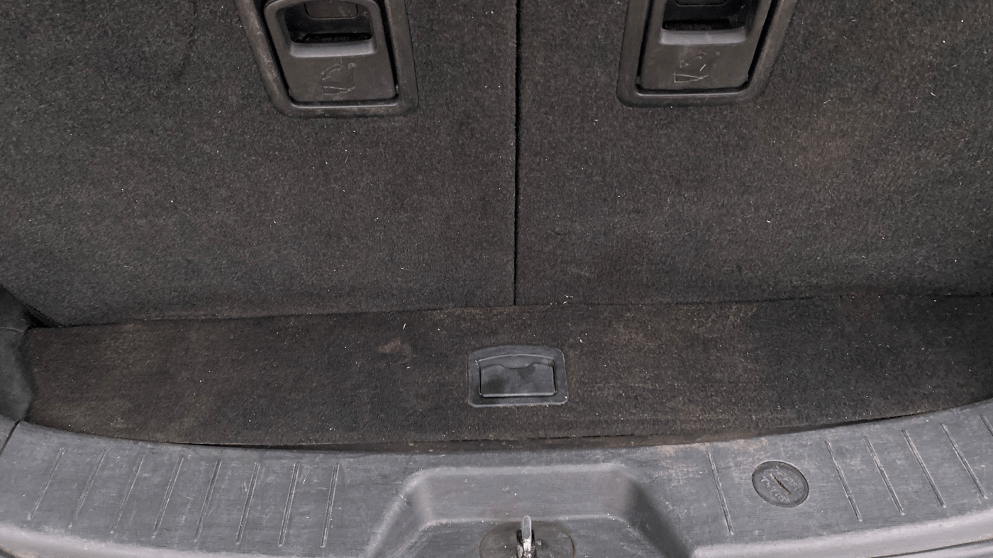 2021 Mahindra XUV500 W7, Diesel, Manual, 76,271 km, Boot Inside