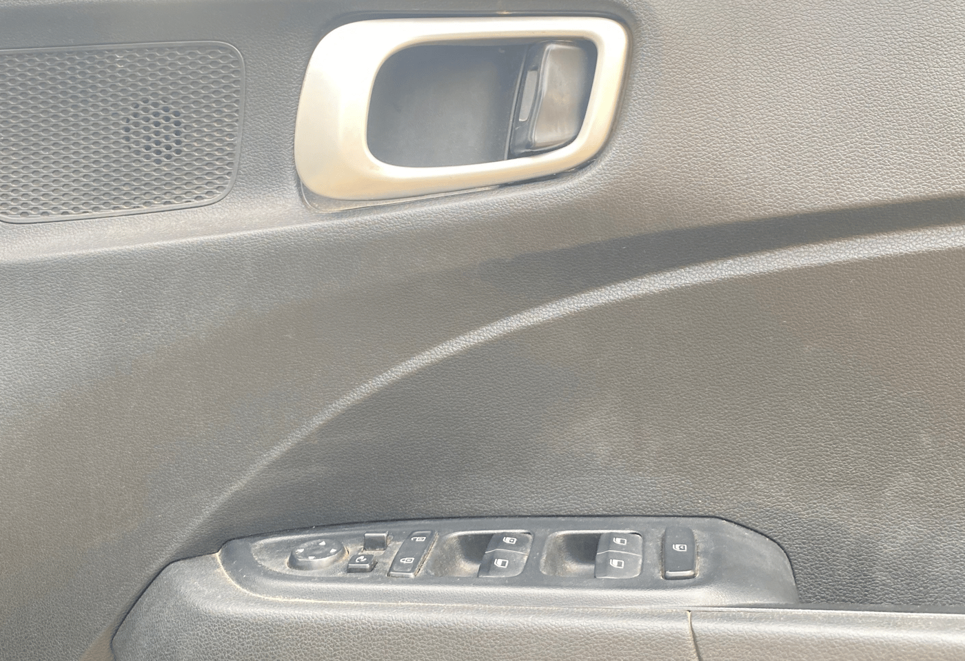 2019 Hyundai VENUE SX 1.0 TURBO, Petrol, Manual, 1,07,382 km, Driver Side Door Panels Control