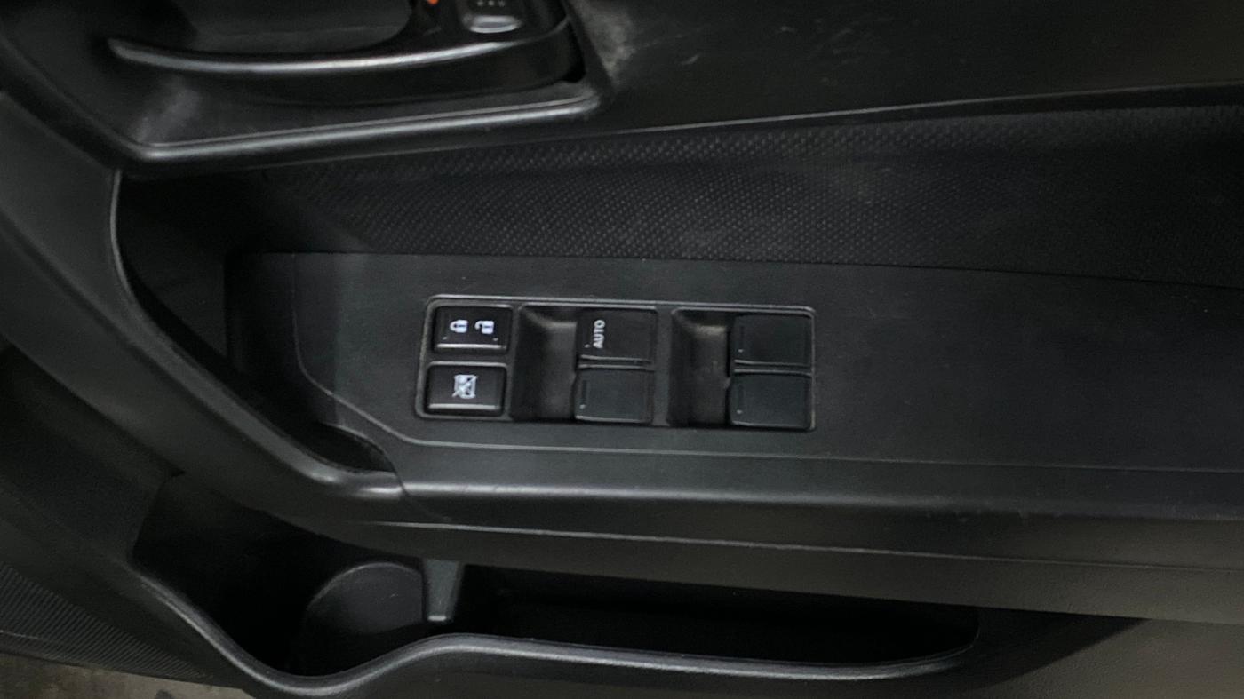 2020 Maruti Vitara Brezza VXI, Petrol, Manual, 50,464 km, Driver Side Door Panels Control