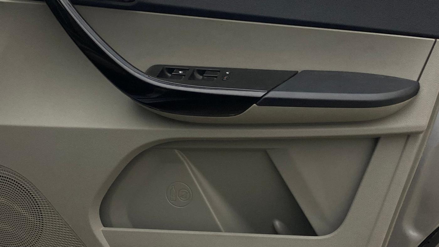 2019 Tata Tiago XZ PLUS PETROL, Petrol, Manual, 56,981 km, Driver Side Door Panels Control