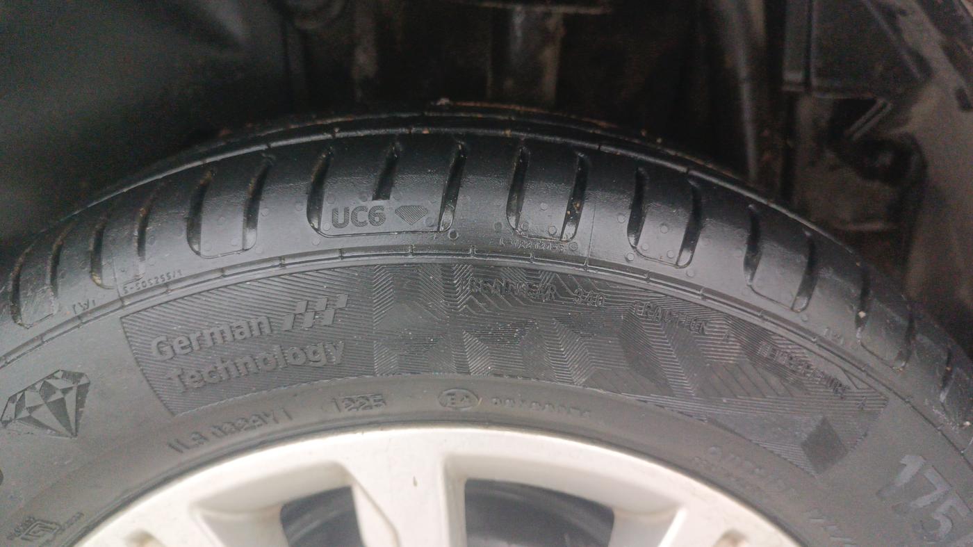 2017 Tata Tiago XZA PETROL, Petrol, Automatic, 39,600 km, Left Rear Tyre Tread