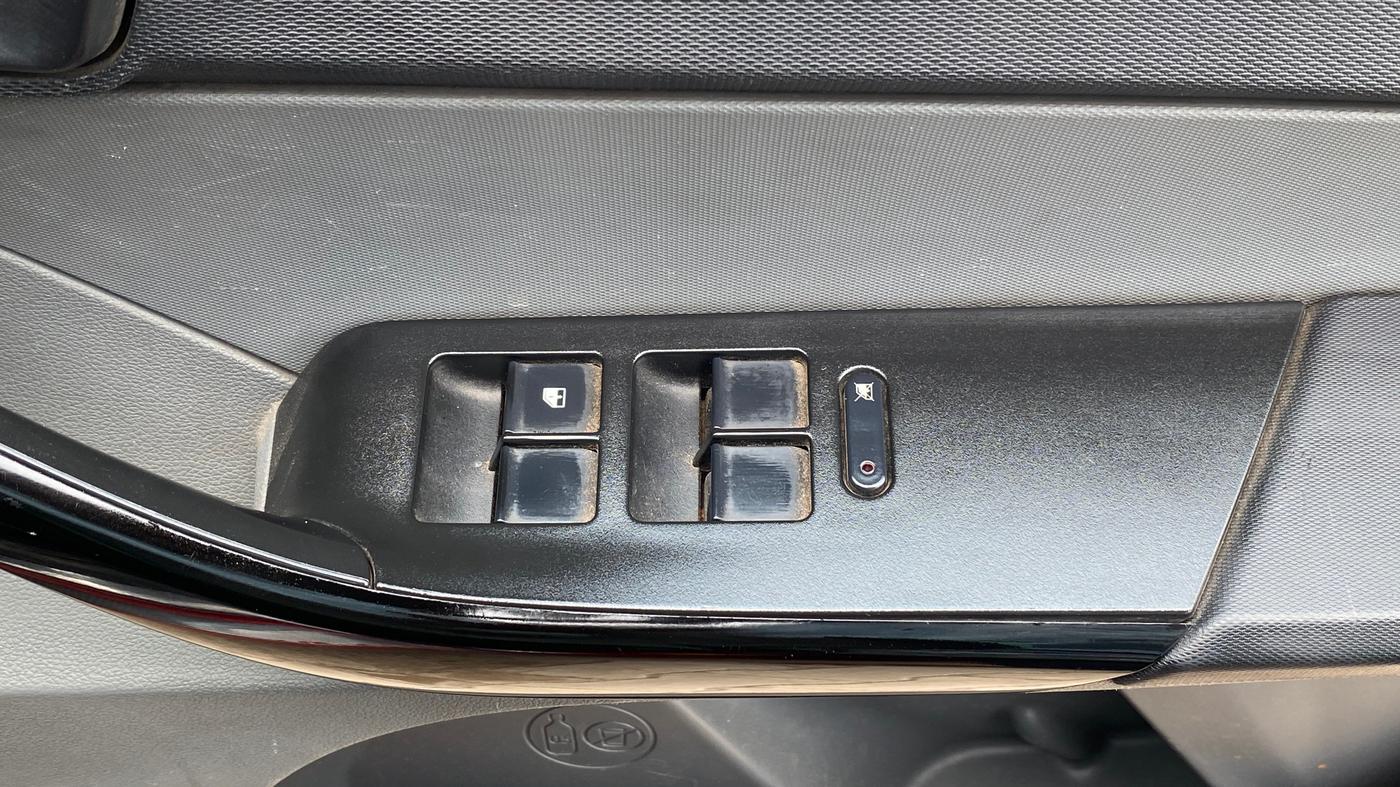 2018 Tata TIGOR XM PETROL, CNG, Manual, 92,069 km, Driver Side Door Panels Control