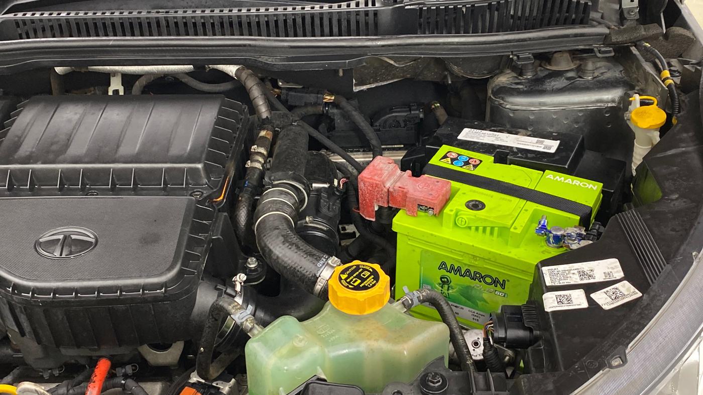 2022 Tata NEXON XZA PLUS (PREMIUM) DIESEL, Diesel, Automatic, 73,624 km, Engine View - Left