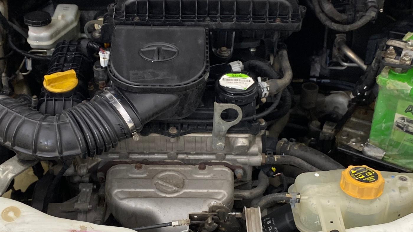 2017 Tata Tiago XZ PETROL, Petrol, Manual, 51,996 km, Engine View