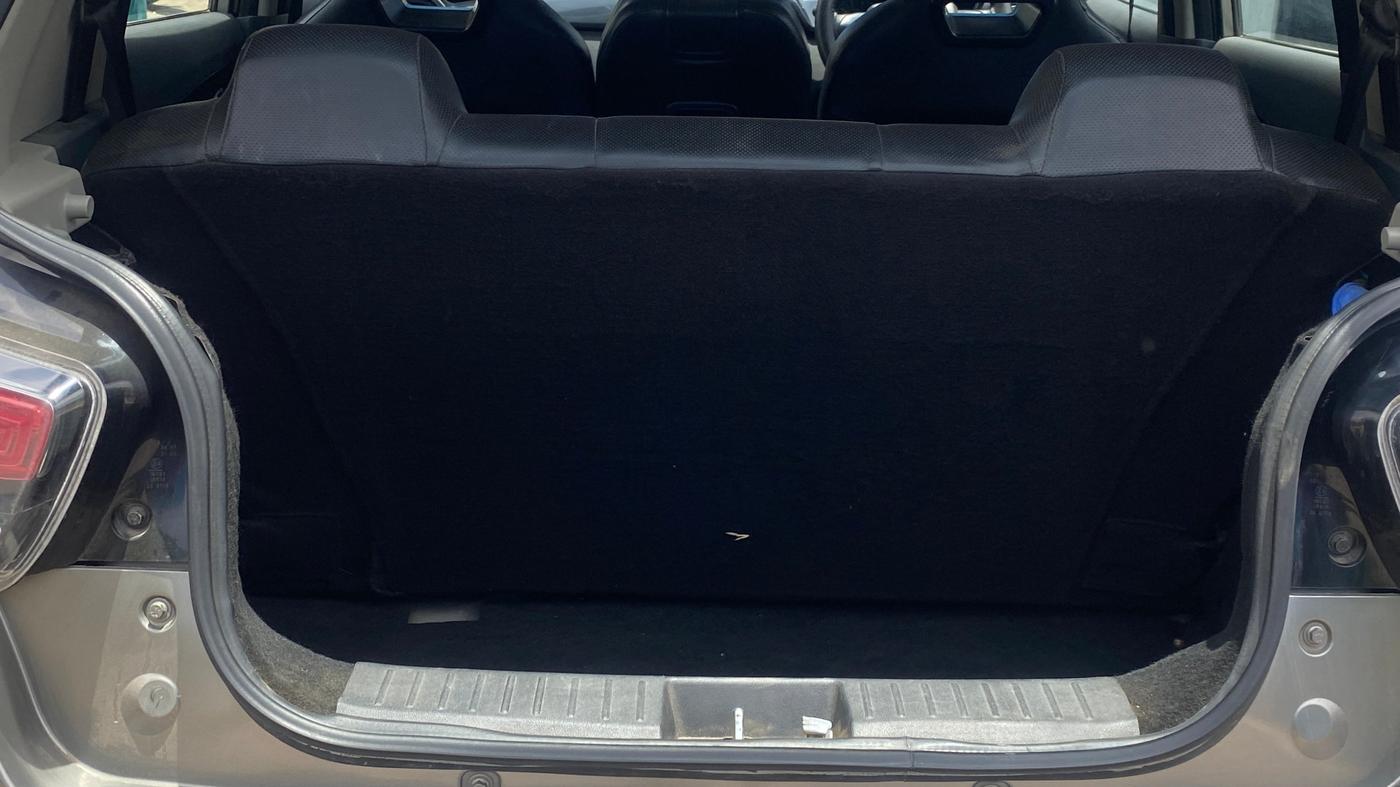 2018 Mahindra KUV 100 NXT K2 P 6 STR, Petrol, Manual, 45,966 km, Boot Inside