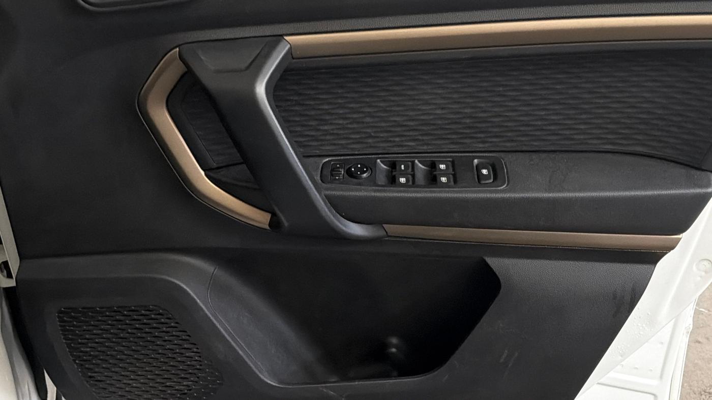 2022 Renault Kiger RXT (O) AMT, Petrol, Automatic, 66,686 km, Driver Side Door Panels Control