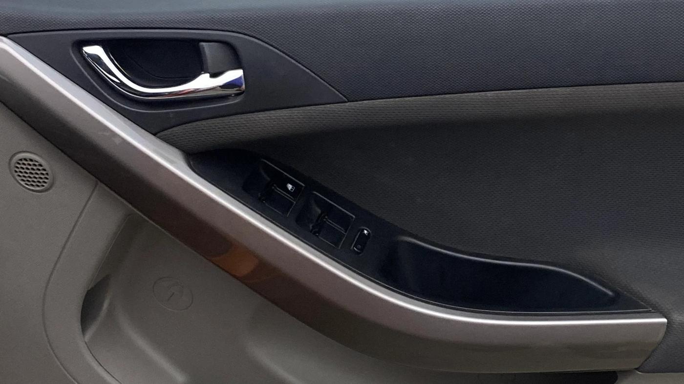 2018 Tata NEXON XZA PLUS PETROL, Petrol, Automatic, 93,178 km, Driver Side Door Panels Control