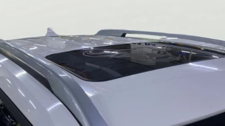 2023 Hyundai VENUE SX 1.2 PETROL, Petrol, Manual, 35,896 km, Moonroof/ Sunroof