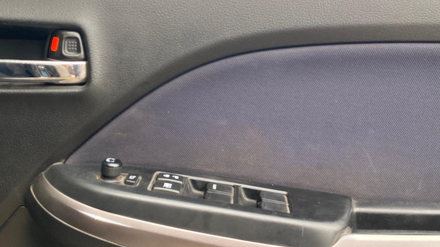 2019 Maruti Baleno ZETA PETROL 1.2, CNG, Manual, 71,622 km, Driver Side Door Panels Control
