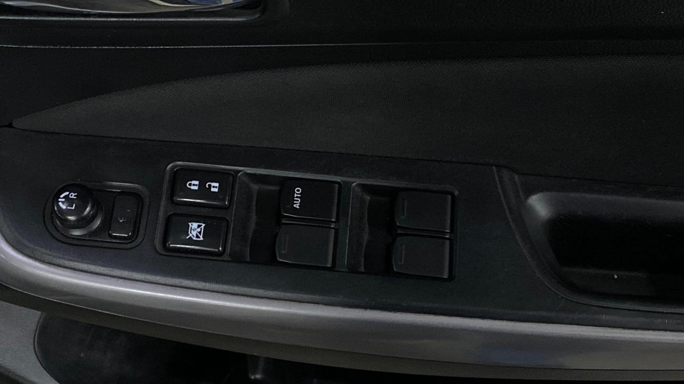 2022 Maruti Swift ZXI, Petrol, Manual, 74,105 km, Driver Side Door Panels Control