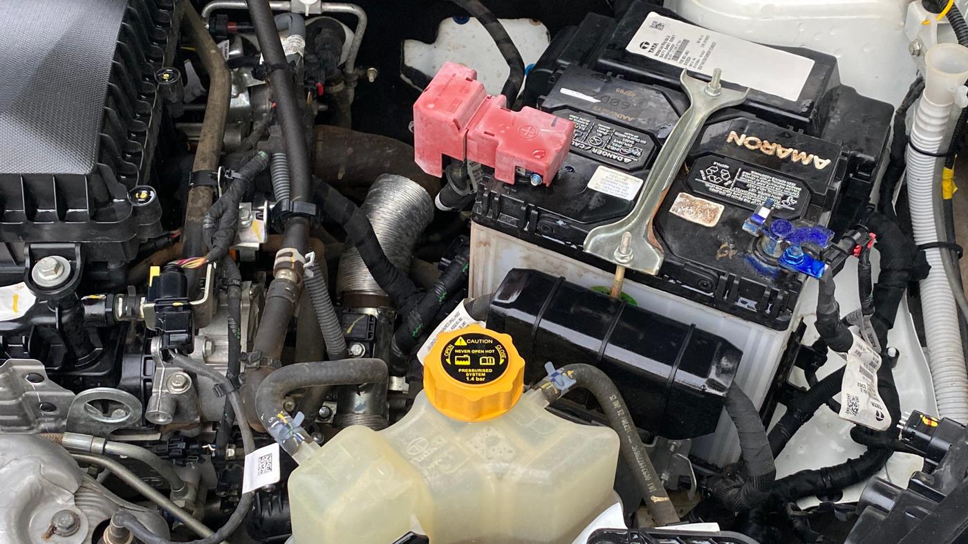 2025 Tata Curvv Pure Plus 1.2 Petrol 7DCA, Petrol, Automatic, 19,533 km, Engine View - Left