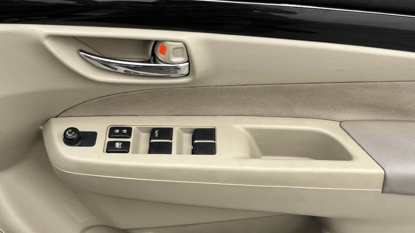 2016 Maruti Ciaz VXI+AT, Petrol, Automatic, 45,750 km, Driver Side Door Panels Control