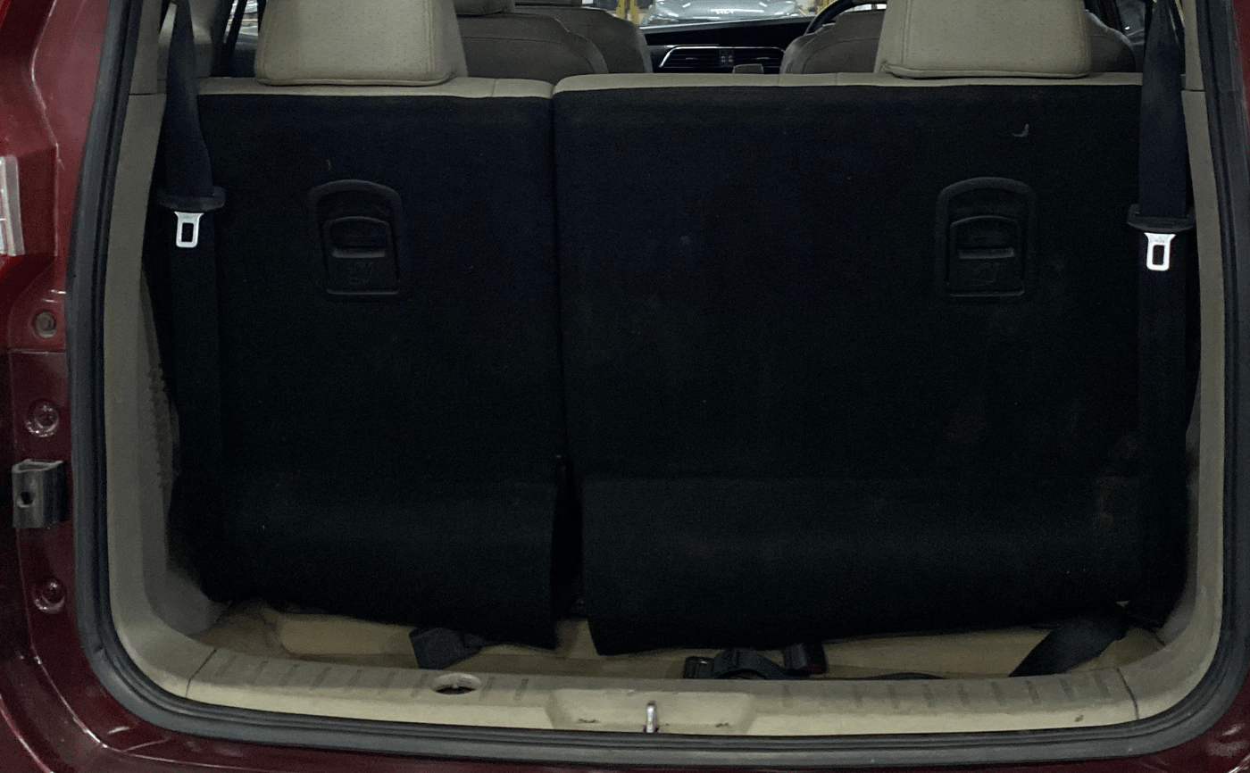 2018 Mahindra MARAZZO M8 7 STR, Diesel, Manual, 1,15,412 km, Boot Inside
