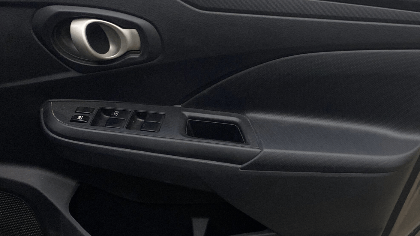 2019 Datsun Go T(O), Petrol, Manual, 39,817 km, Driver Side Door Panels Control