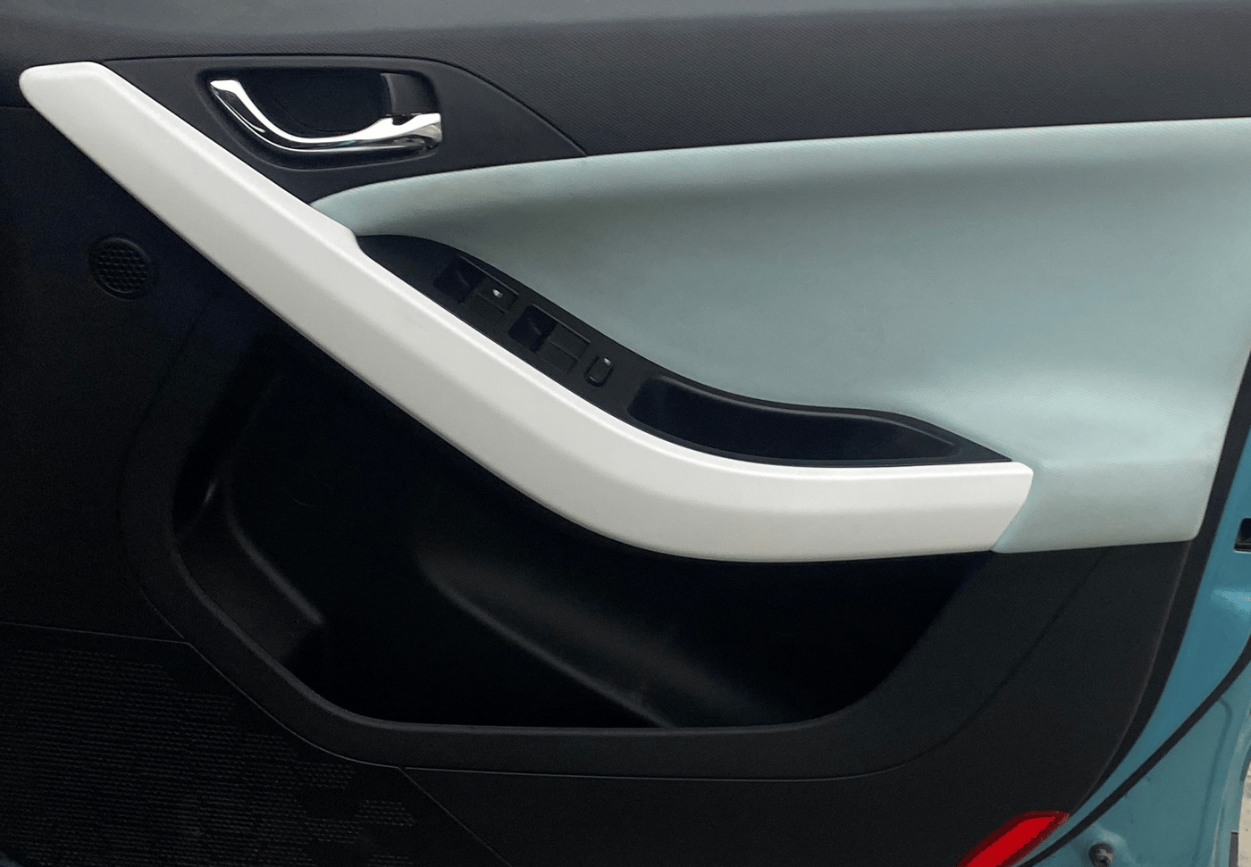 2023 Tata NEXON CREATIVE+ SUNROOF AMT DUAL TONE 1.2 PETROL, Petrol, Automatic, 69,330 km, Driver Side Door Panels Control