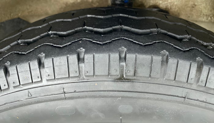 2021 Maruti Eeco 7 STR, Petrol, Manual, Right Front Tyre Tread