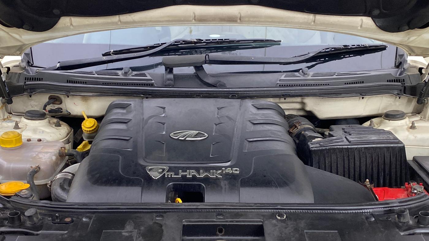 2015 Mahindra XUV500 W10, Diesel, Manual, 70,757 km, Engine View