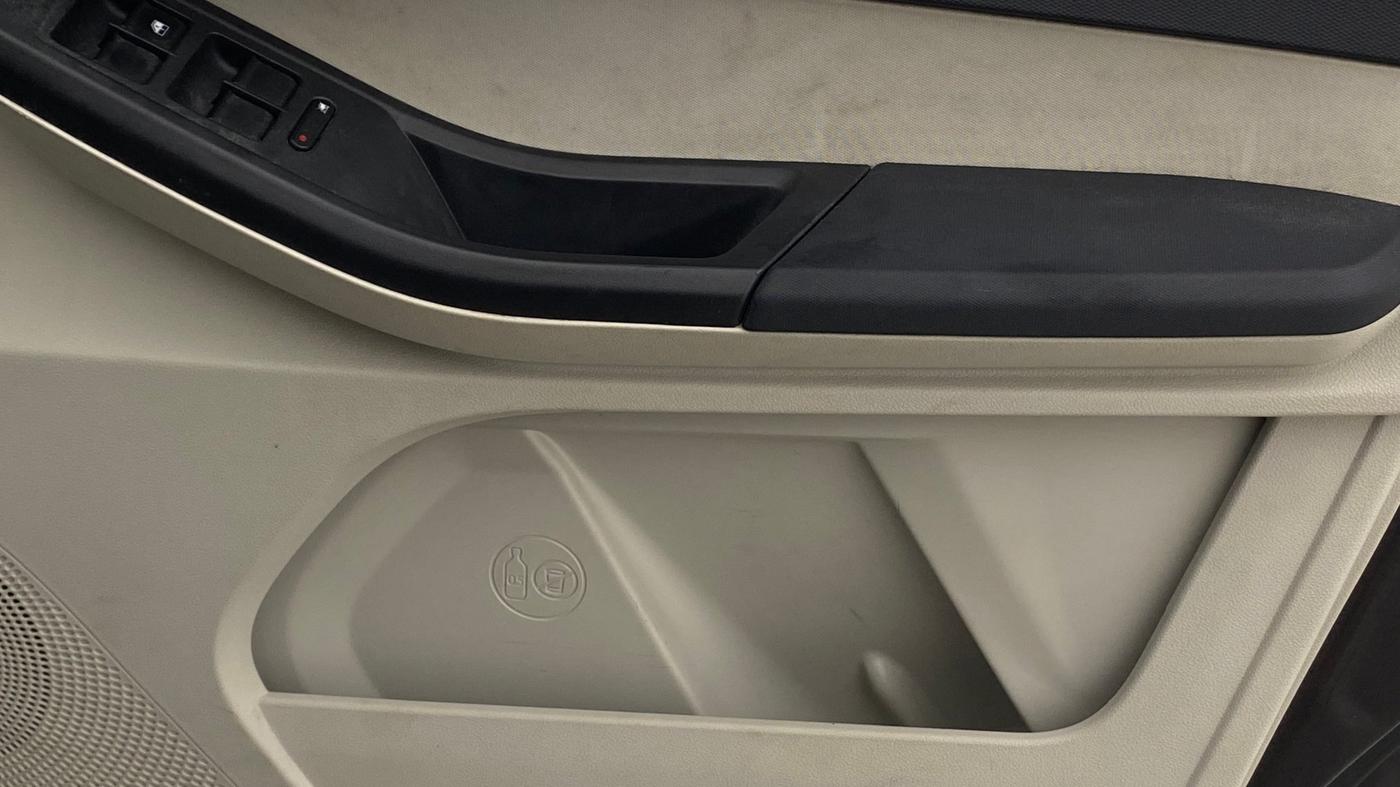 2022 Tata Tiago XZ PLUS PETROL, Petrol, Manual, 39,262 km, Driver Side Door Panels Control
