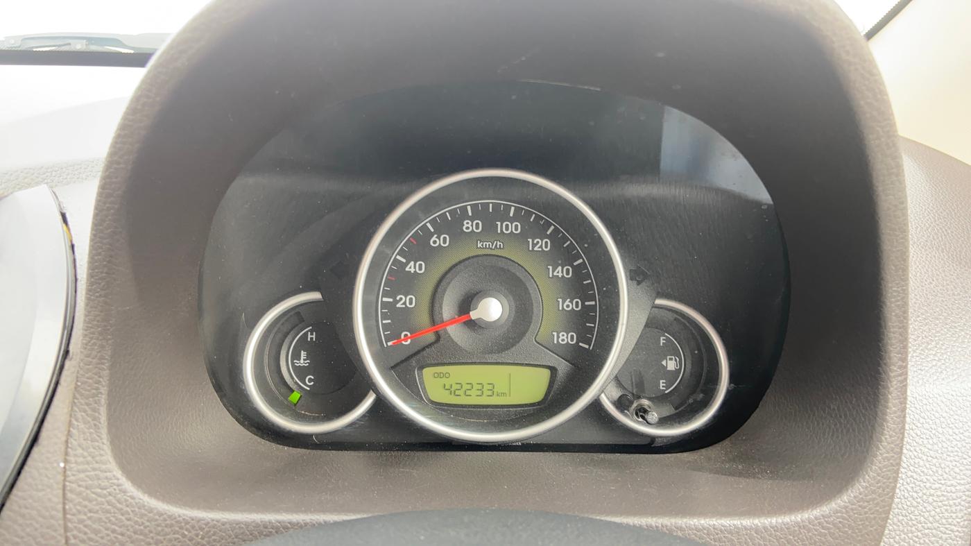 2017 Hyundai Eon MAGNA +, Petrol, Manual, 42,215 km, Odometer Image