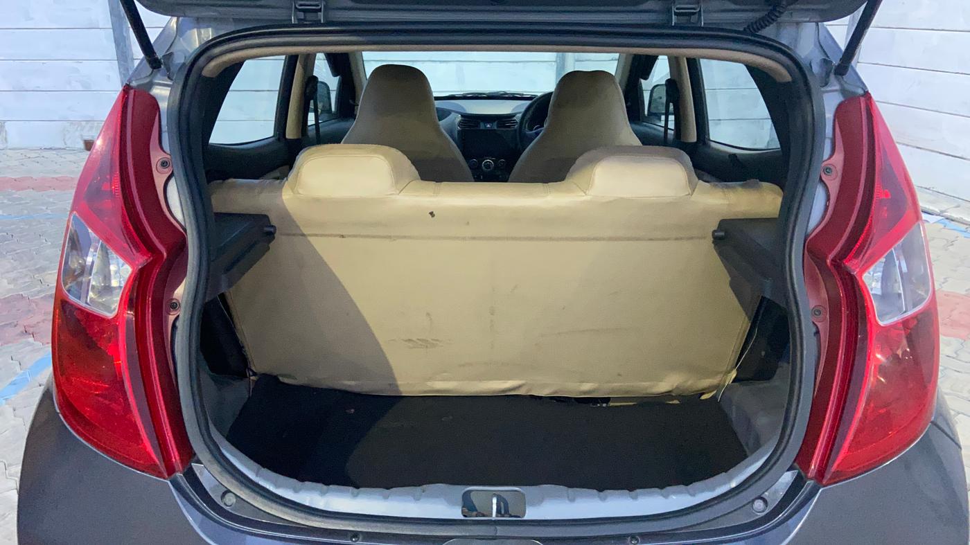 2017 Hyundai Eon MAGNA +, Petrol, Manual, 42,215 km, Boot Inside