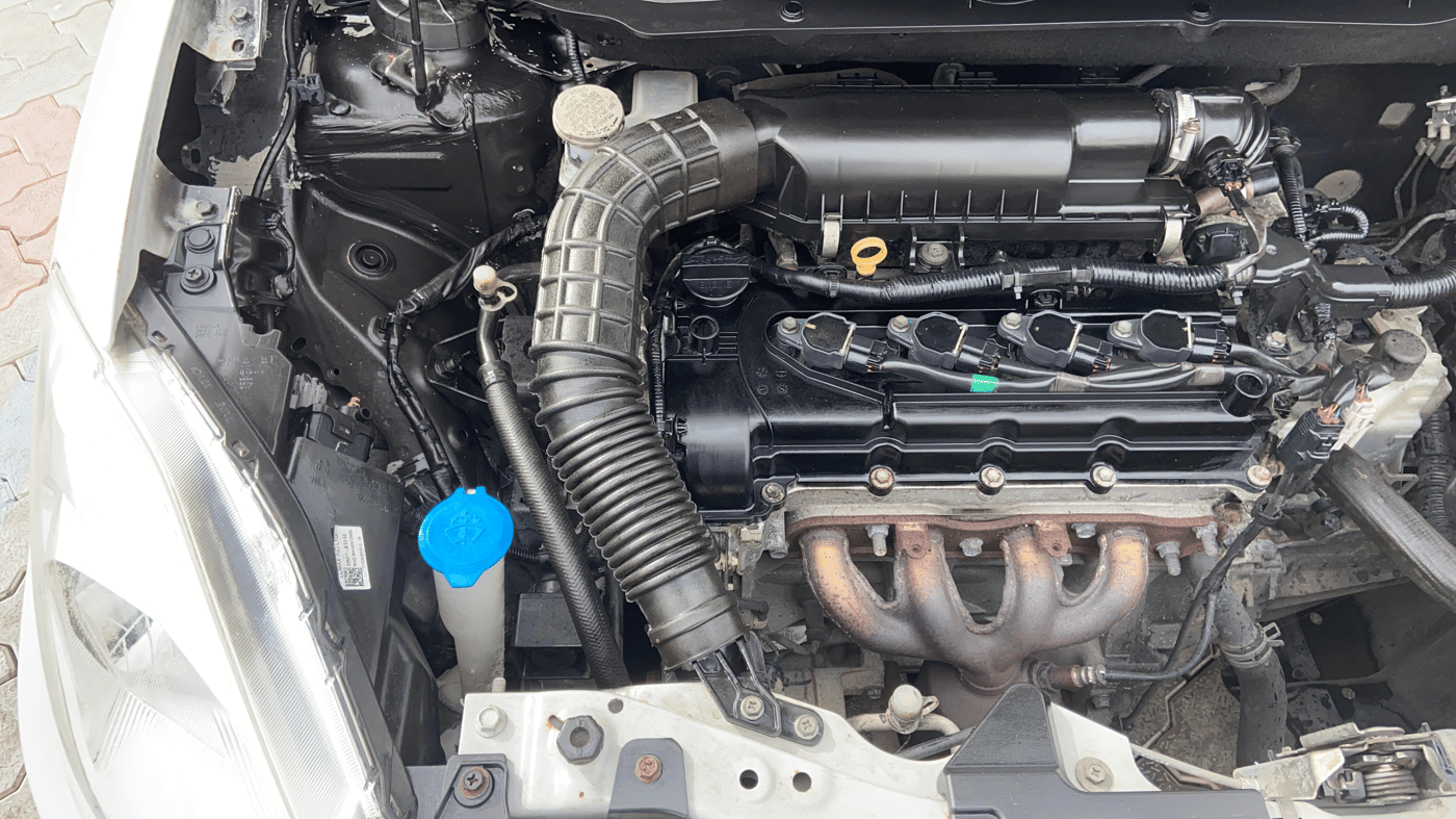 2018 Maruti Dzire VXI AMT, Petrol, Automatic, 60,108 km, Engine View - Right