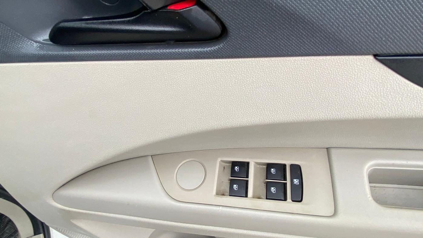 2019 Mahindra MARAZZO M2 8 STR, Diesel, Manual, 14,976 km, Driver Side Door Panels Control