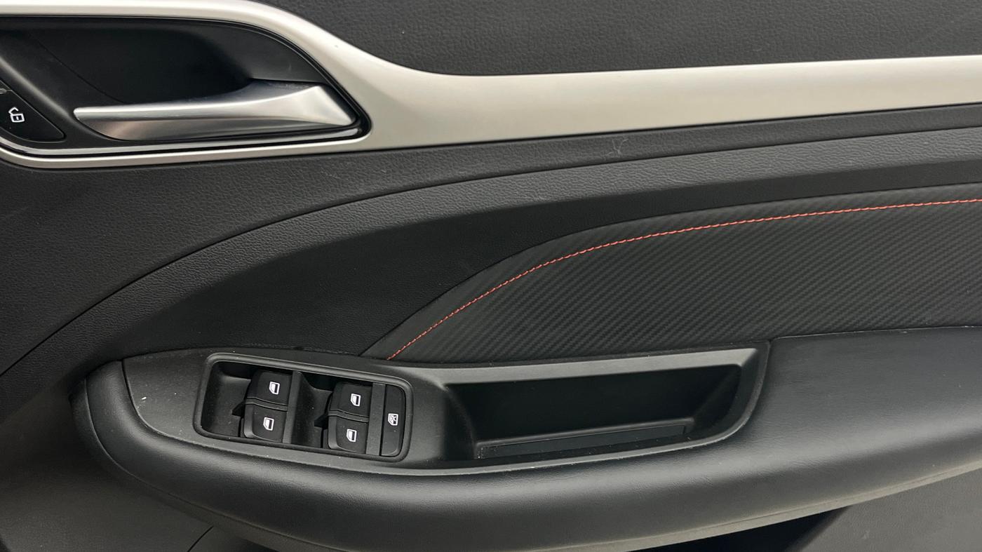 2023 MG ASTOR SHARP 1.3 TURBO AT, Petrol, Automatic, 14,431 km, Driver Side Door Panels Control