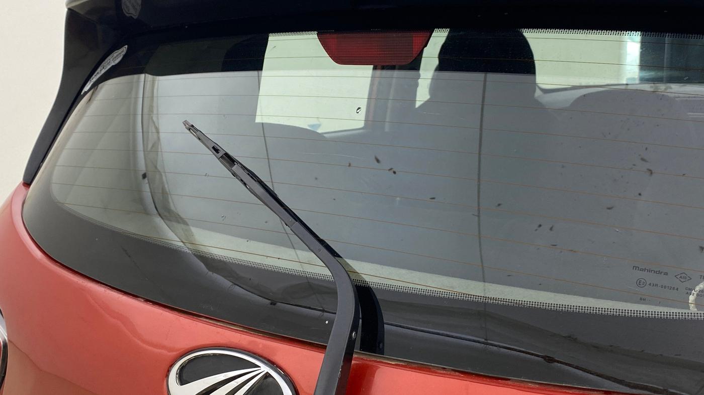 2018 Mahindra KUV 100 NXT K8 D 6 STR DUAL TONE, Diesel, Manual, 1,47,771 km, Rear Wiper