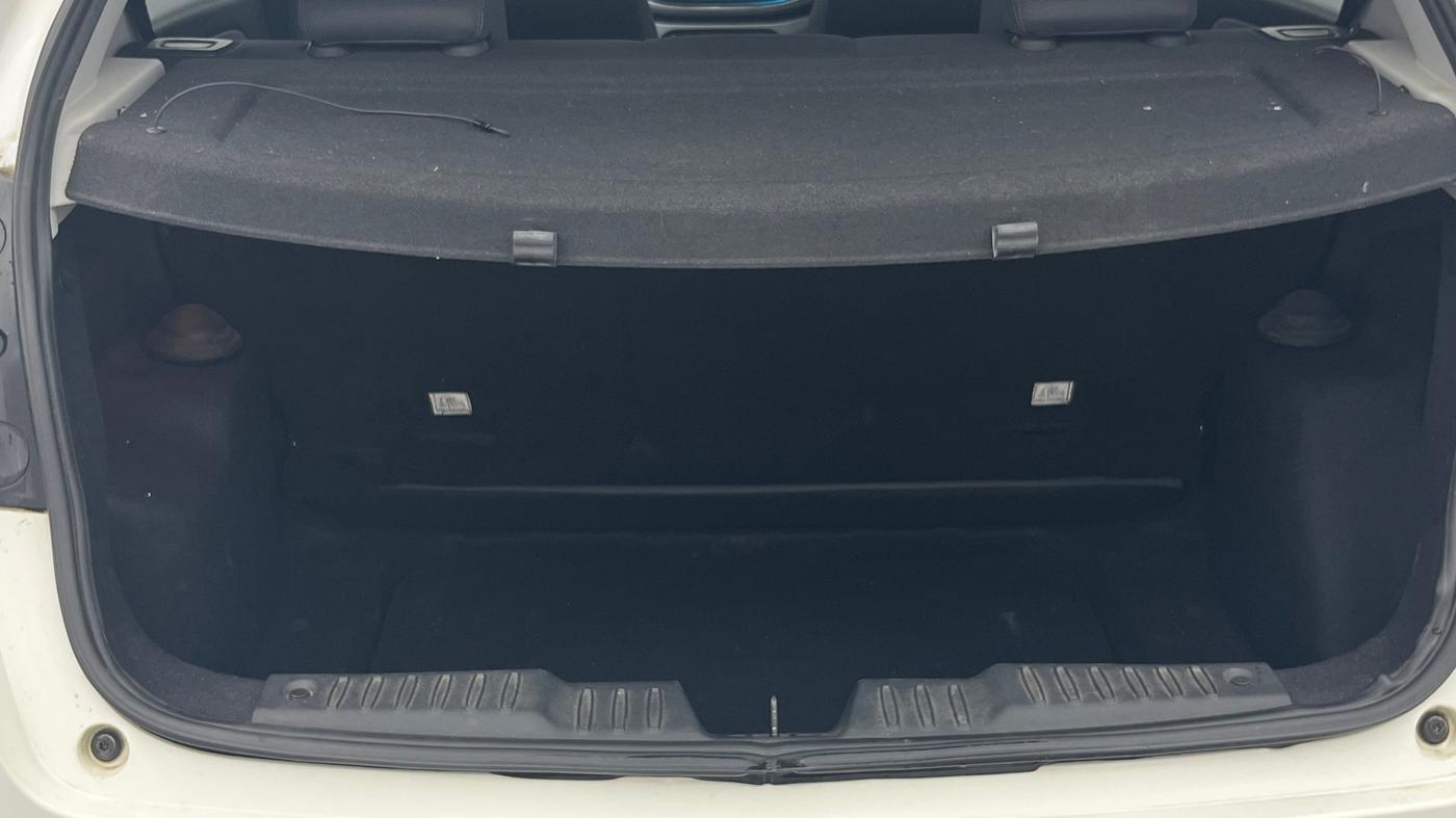 2020 Tata ALTROZ XZ PETROL, Petrol, Manual, 15,344 km, Boot Inside