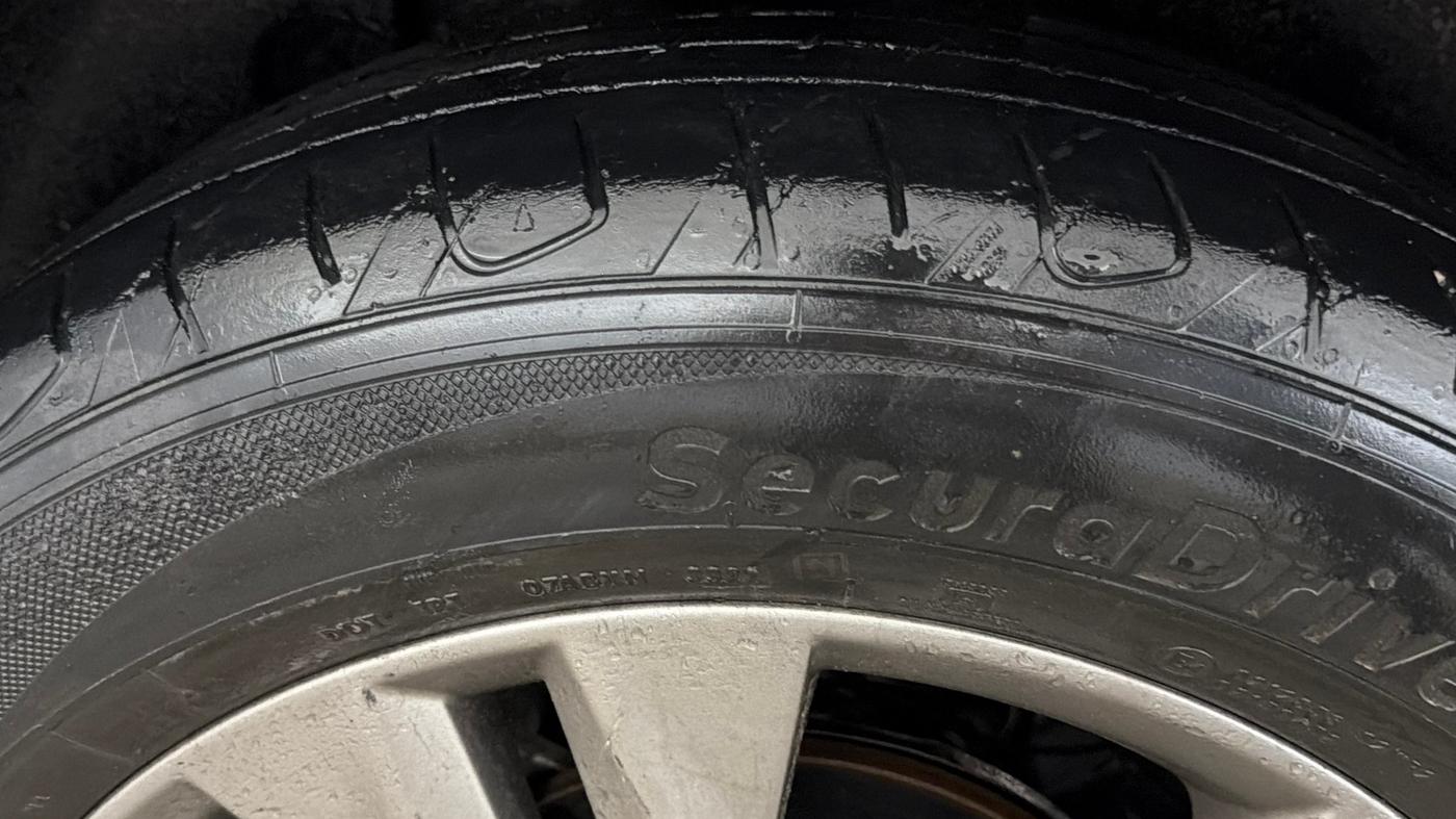2019 KIA SELTOS HTX PLUS AT1.5 DIESEL, Diesel, Automatic, 1,31,922 km, Right Rear Tyre Tread