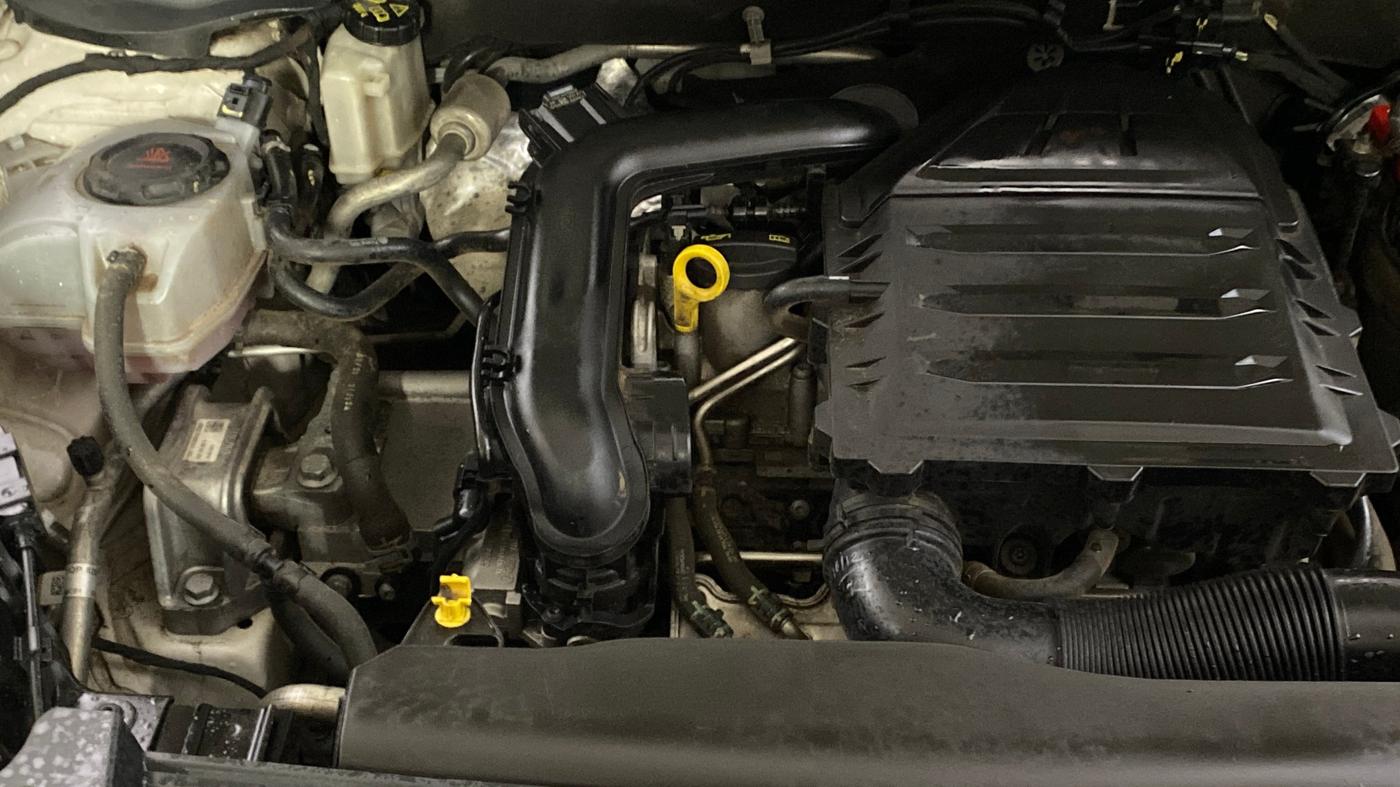 2022 Volkswagen TAIGUN TOPLINE 1.0 TSI AT, Petrol, Automatic, 38,551 km, Engine View - Right