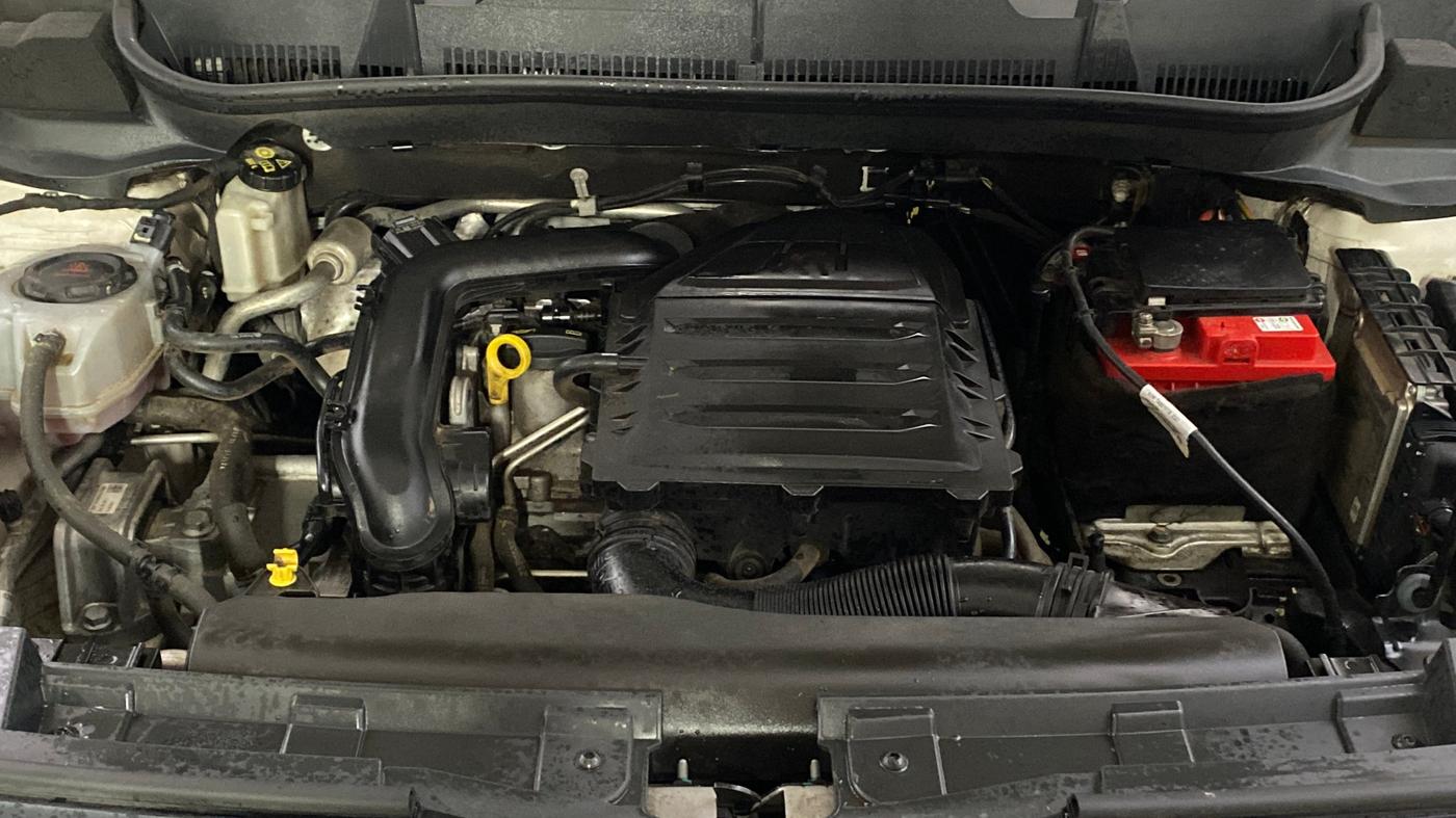 2022 Volkswagen TAIGUN TOPLINE 1.0 TSI AT, Petrol, Automatic, 38,551 km, Engine View