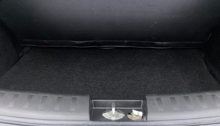 2014 Maruti Swift LXI D, Petrol, Manual, 47,841 km, Boot Inside