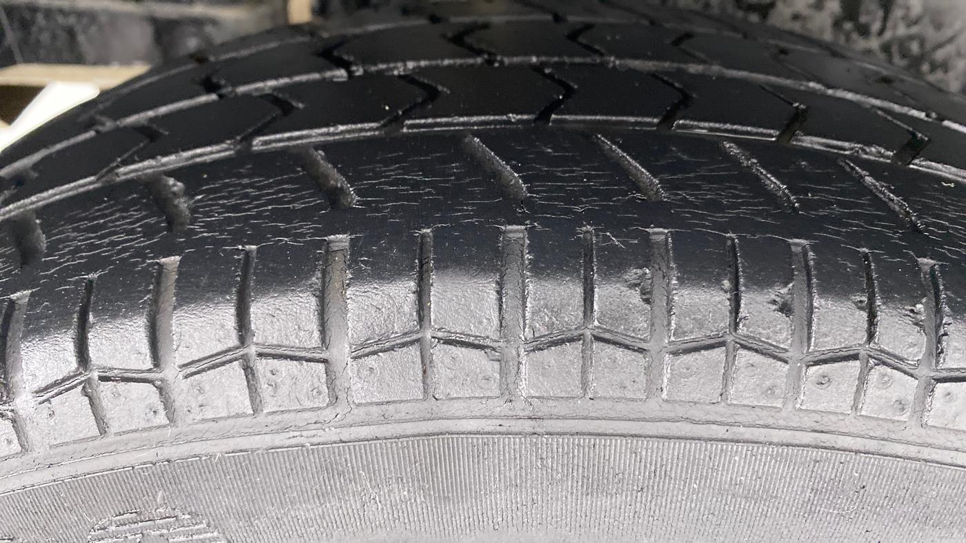 2014 Maruti Swift LXI D, Petrol, Manual, 47,841 km, Right Rear Tyre Tread